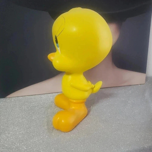 Rare 1997 Warner Bros Studio Store Tweety Bird Statue 11" Figurine - Picture 2 of 6
